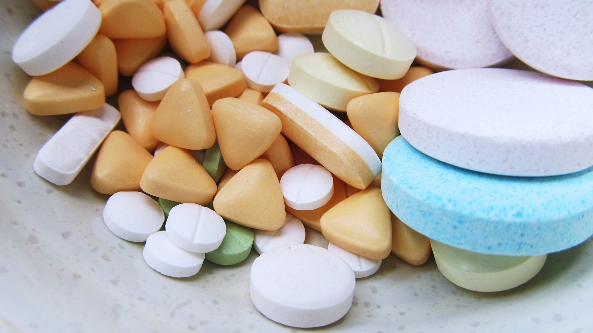 One of the Leading Drug Rehab Centers in Sacramento Lists Signs of Pain Pill Addiction